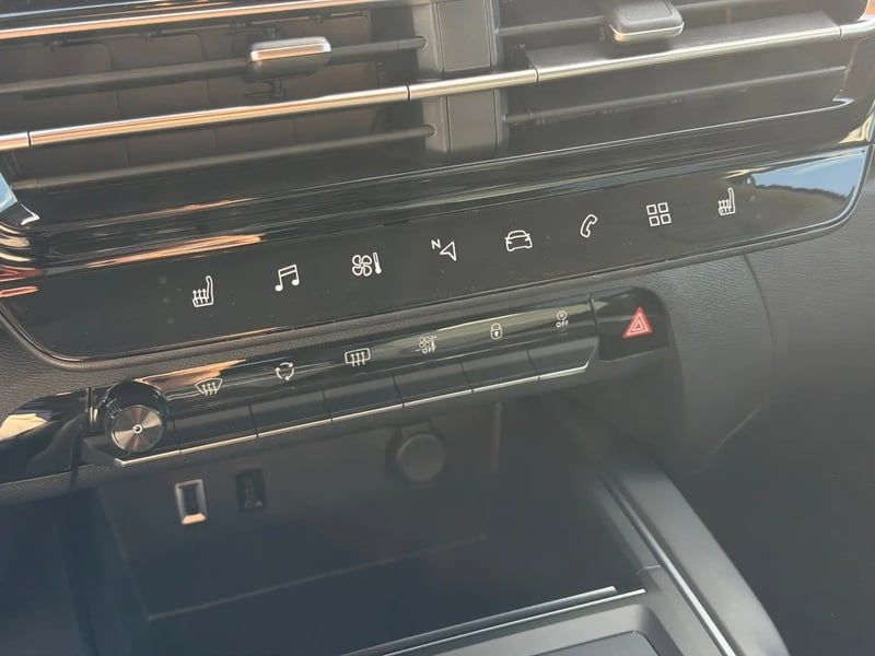 Photo de la voiture CITROEN C5 AIRCROSS Hybride 145 e-DCS6 Max