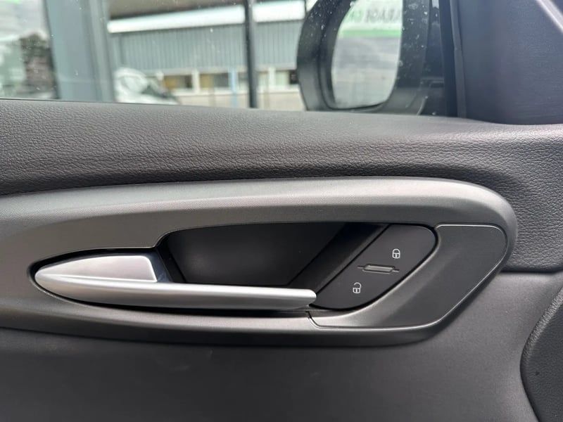Photo de la voiture ALFA ROMEO TONALE 1.5 Hybrid 130 ch TCT7 Sprint