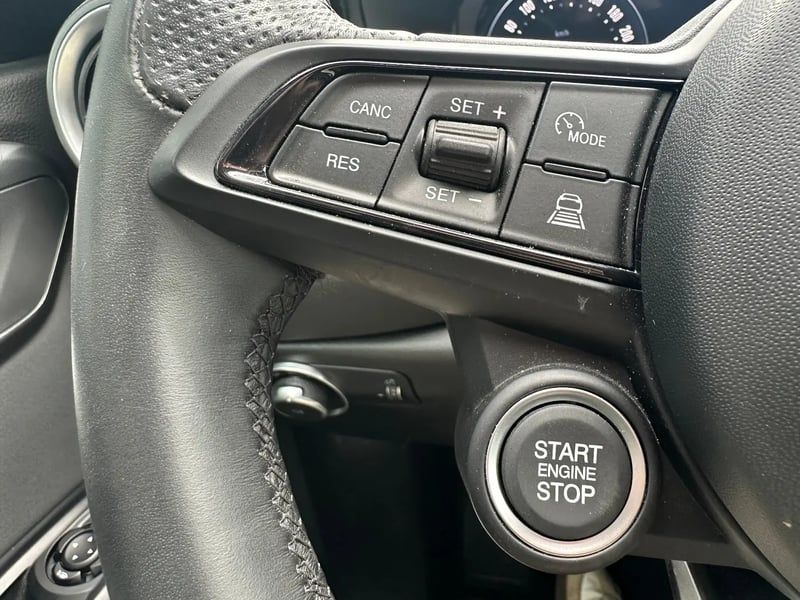 Photo de la voiture ALFA ROMEO TONALE 1.5 Hybrid 130 ch TCT7 Sprint