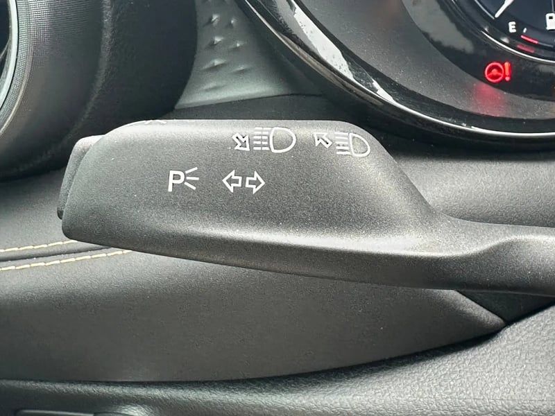 Photo de la voiture ALFA ROMEO TONALE 1.5 Hybrid 130 ch TCT7 Sprint