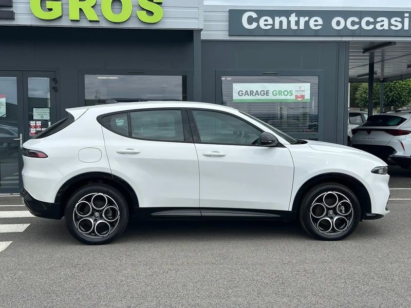 Photo de la voiture ALFA ROMEO TONALE 1.5 Hybrid 130 ch TCT7 Sprint