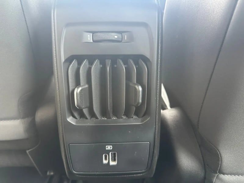 Photo de la voiture ALFA ROMEO TONALE 1.5 Hybrid 130 ch TCT7 Sprint
