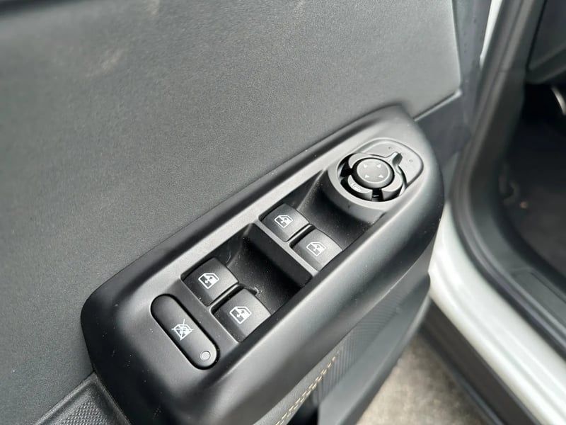 Photo de la voiture ALFA ROMEO TONALE 1.5 Hybrid 130 ch TCT7 Sprint