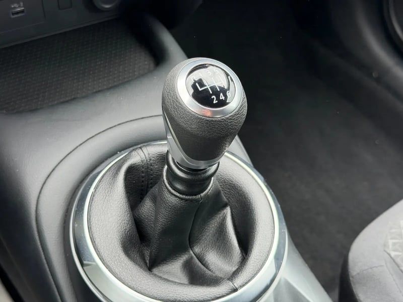 Photo de la voiture NISSAN JUKE 2023 DIG-T 114 Acenta
