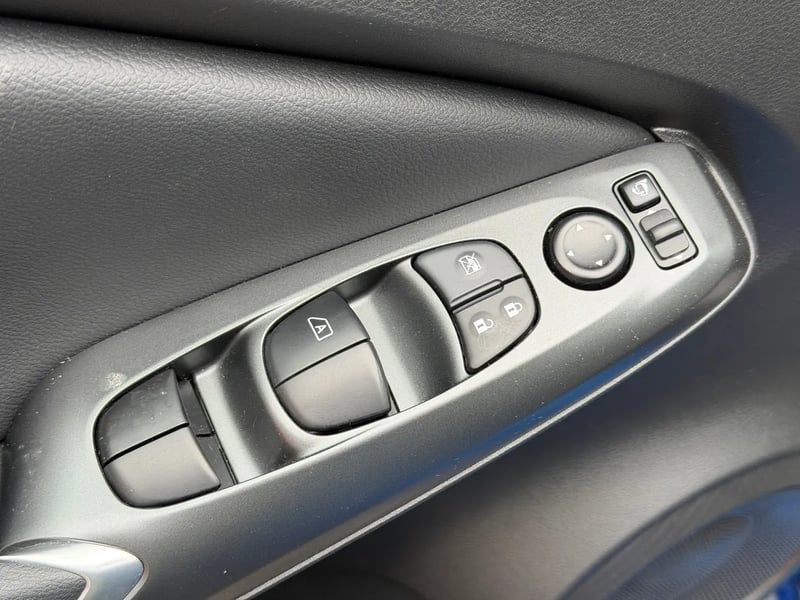 Photo de la voiture NISSAN JUKE 2023 DIG-T 114 Acenta
