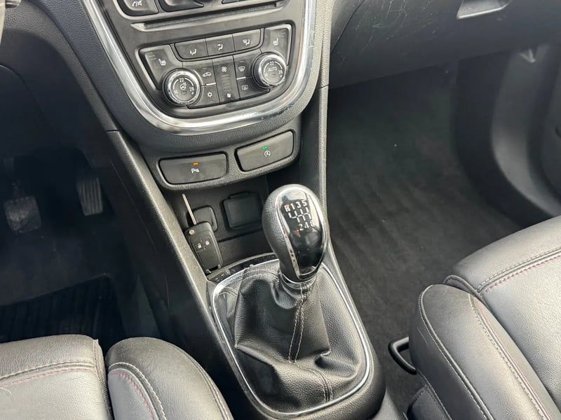 Photo de la voiture OPEL MOKKA 1.4 Turbo - 140 ch 4x2 Start&Stop Cosmo Pack