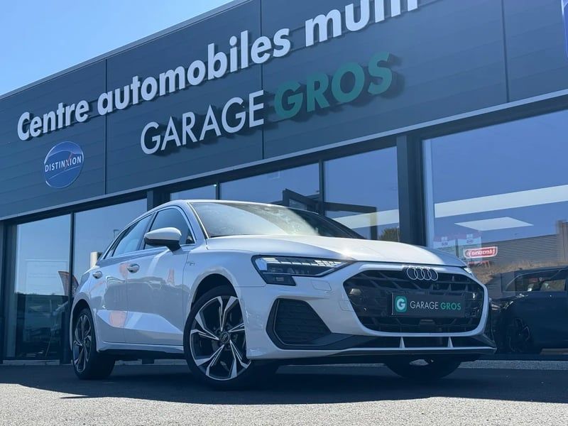 Photo de la voiture AUDI A3 SPORTBACK A3 Sportback 1.5 TFSI e 204ch PHEV S line S tronic 6 BLANCHE