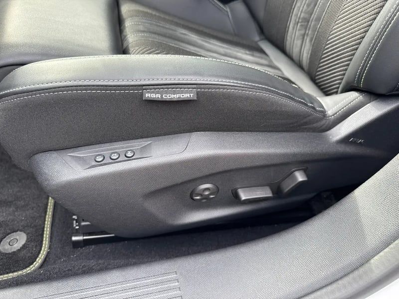 Photo de la voiture PEUGEOT 308 PureTech 130ch S&S EAT8 GT Pack