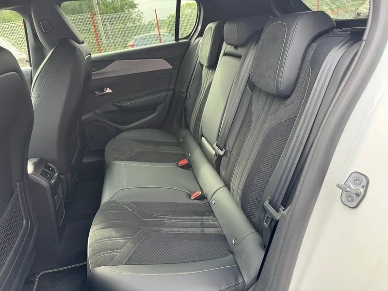Photo de la voiture PEUGEOT 308 PureTech 130ch S&S EAT8 GT Pack