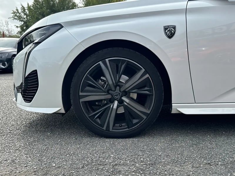 Photo de la voiture PEUGEOT 308 PureTech 130ch S&S EAT8 GT Pack