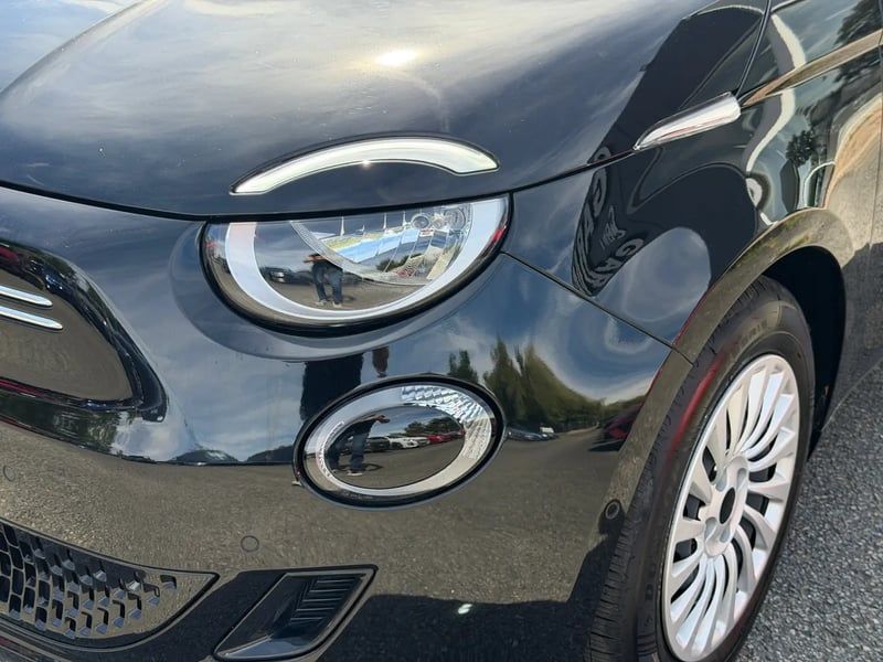 Photo de la voiture FIAT 500e BERLINE 500 e 118 ch Nouvelle 500