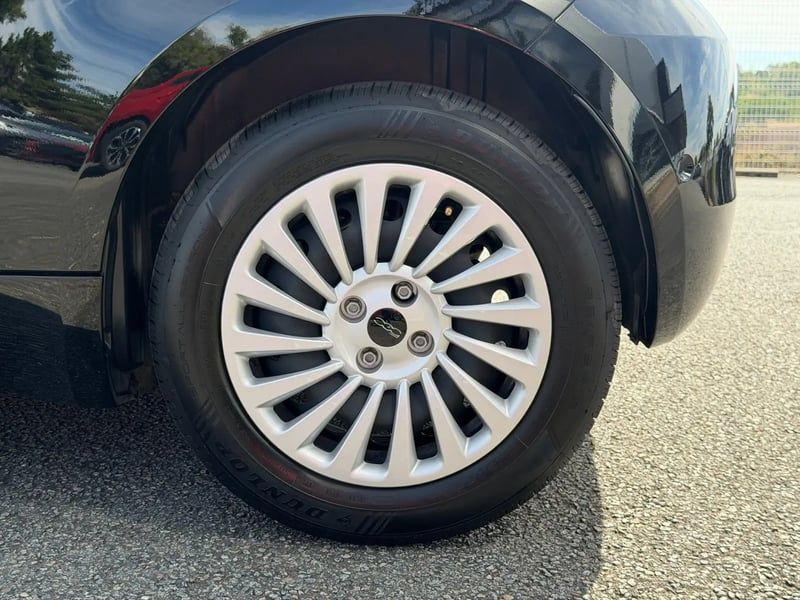 Photo de la voiture FIAT 500e BERLINE 500 e 118 ch Nouvelle 500