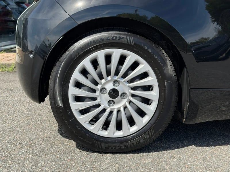 Photo de la voiture FIAT 500e BERLINE 500 e 118 ch Nouvelle 500