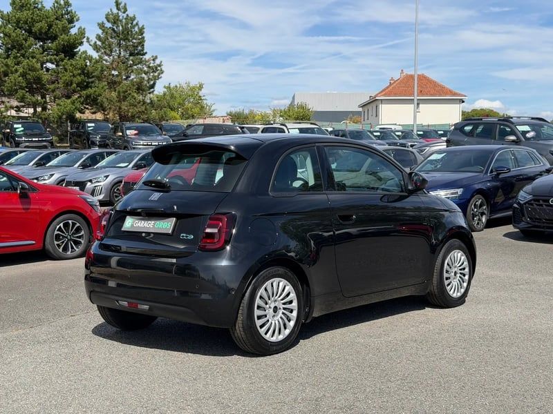 Photo de la voiture FIAT 500e BERLINE 500 e 118 ch Nouvelle 500