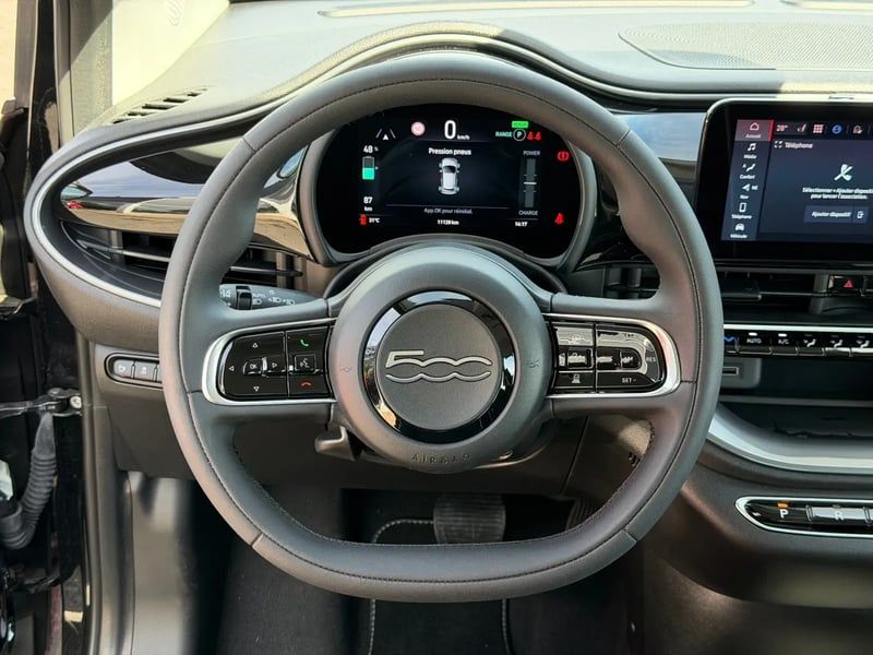 Photo de la voiture FIAT 500e BERLINE 500 e 118 ch Nouvelle 500
