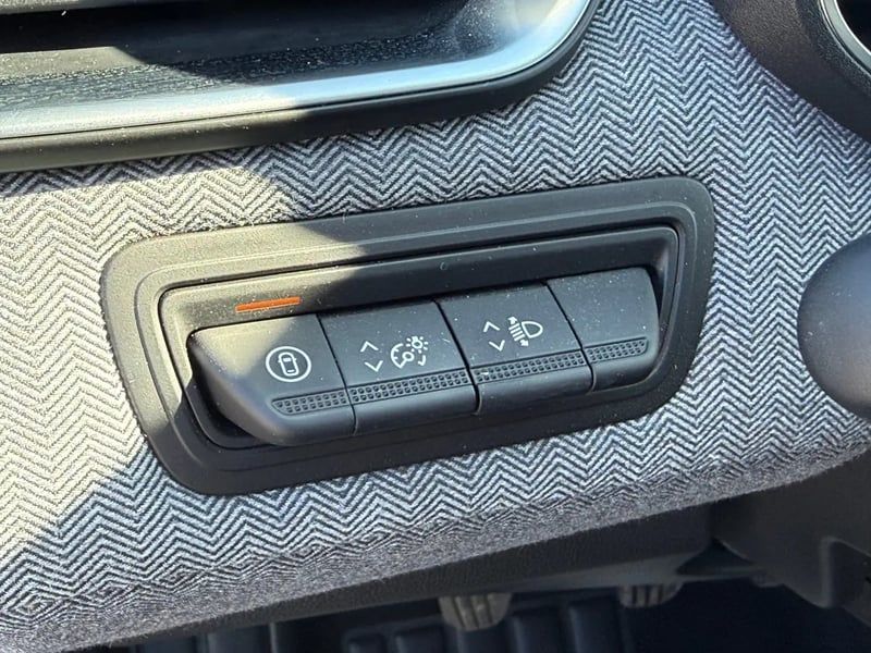 Photo de la voiture RENAULT CLIO V TCe 90 ch GSR2 Techno