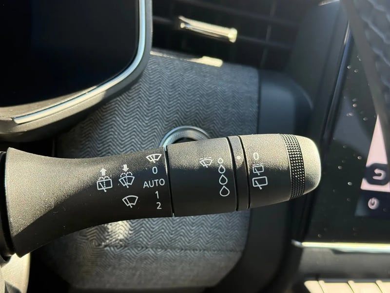 Photo de la voiture RENAULT CLIO V TCe 90 ch GSR2 Techno