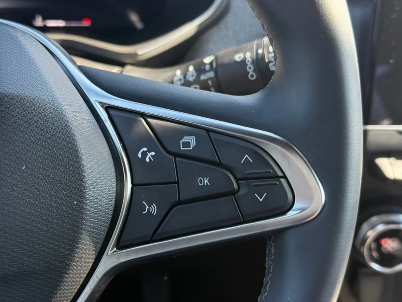 Photo de la voiture RENAULT CLIO V TCe 90 ch GSR2 Techno