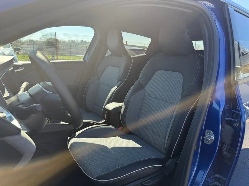 Photo de la voiture RENAULT CLIO V TCe 90 ch GSR2 Techno