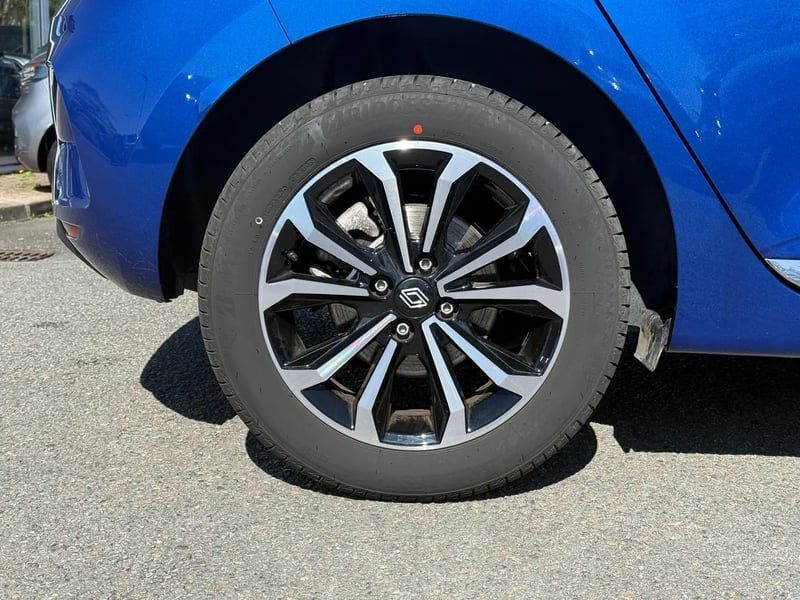 Photo de la voiture RENAULT CLIO V TCe 90 ch GSR2 Techno