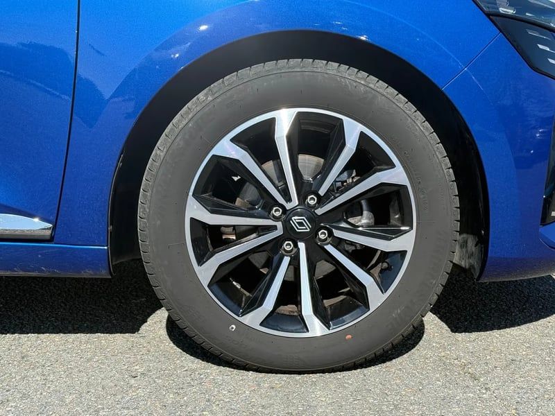 Photo de la voiture RENAULT CLIO V TCe 90 ch GSR2 Techno