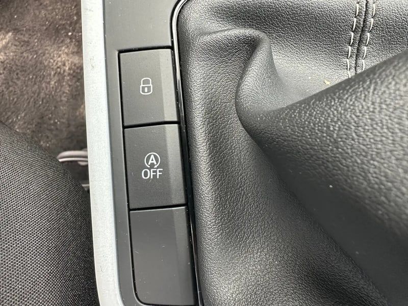 Photo de la voiture SEAT ARONA 1.0 TSI 110 ch Start/Stop BVM6 Style Business