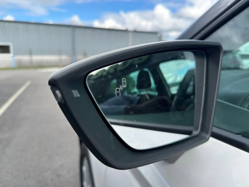 Photo de la voiture SEAT ARONA 1.0 TSI 110 ch Start/Stop BVM6 Style Business