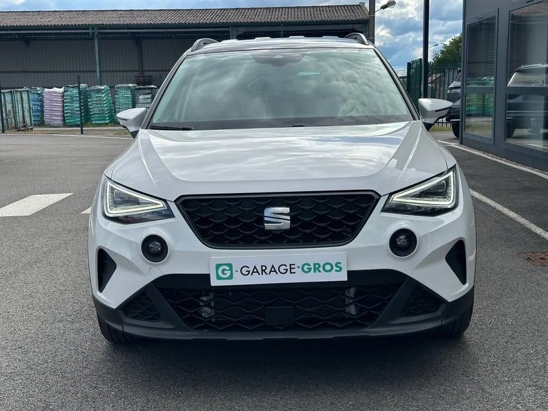 Photo de la voiture SEAT ARONA 1.0 TSI 110 ch Start/Stop BVM6 Style Business