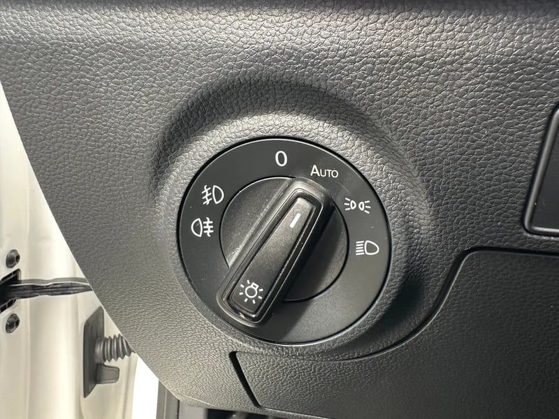 Photo de la voiture SEAT ARONA 1.0 TSI 110 ch Start/Stop BVM6 Style Business