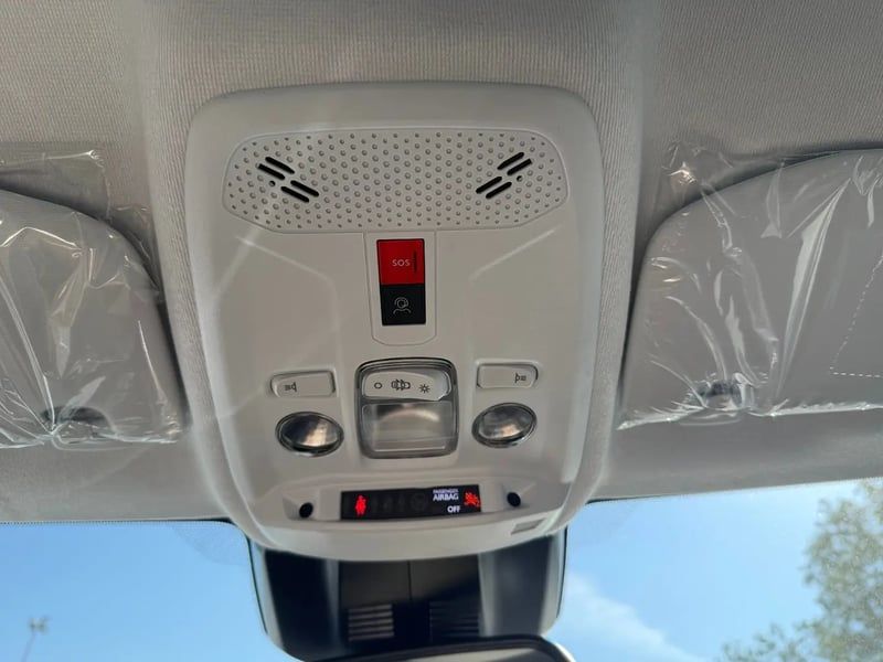 Photo de la voiture PEUGEOT 208 Hybrid 110 ch e-DCS6 Allure