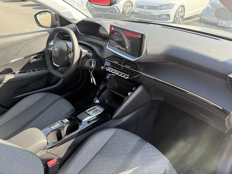 Photo de la voiture PEUGEOT 208 Hybrid 110 ch e-DCS6 Allure
