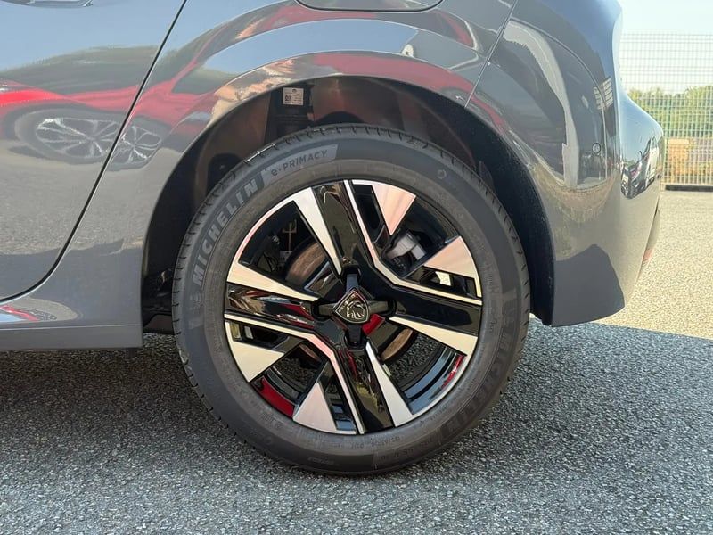 Photo de la voiture PEUGEOT 208 Hybrid 110 ch e-DCS6 Allure