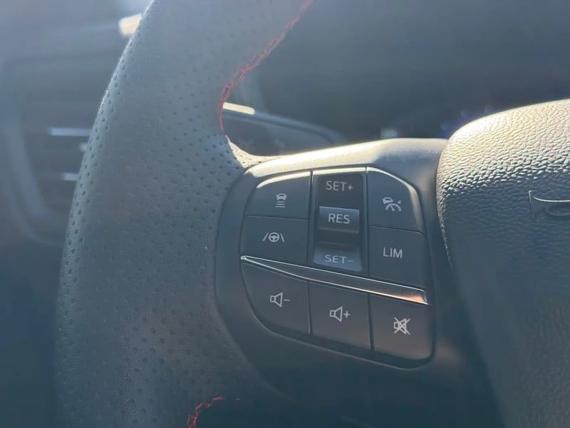 Photo de la voiture FORD KUGA 2.0 EcoBlue 120 BVA8 ST-Line - 5P