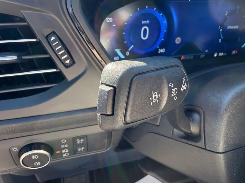 Photo de la voiture FORD KUGA 2.0 EcoBlue 120 BVA8 ST-Line - 5P