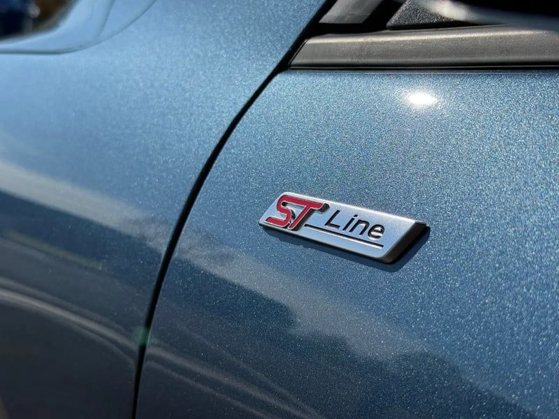 Photo de la voiture FORD KUGA 2.0 EcoBlue 120 BVA8 ST-Line - 5P