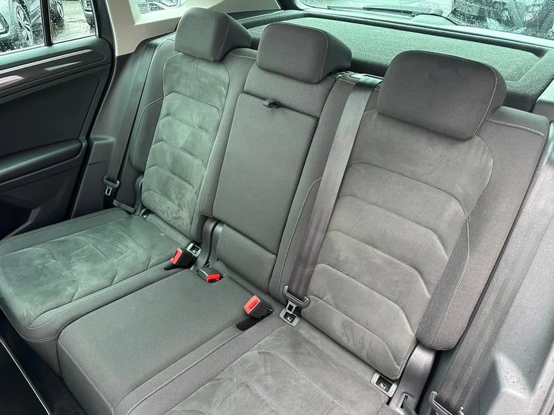 Photo de la voiture VOLKSWAGEN TIGUAN 2.0 TDI 150 DSG7 Carat