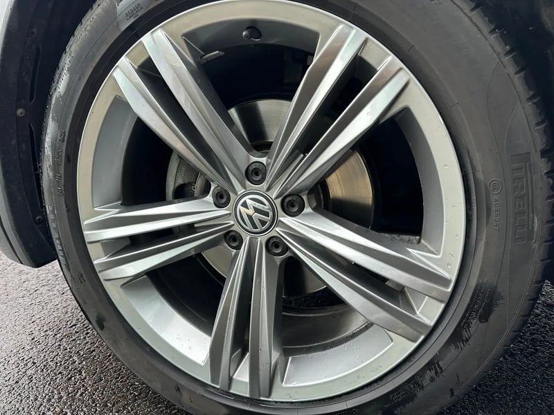Photo de la voiture VOLKSWAGEN TIGUAN 2.0 TDI 150 DSG7 Carat