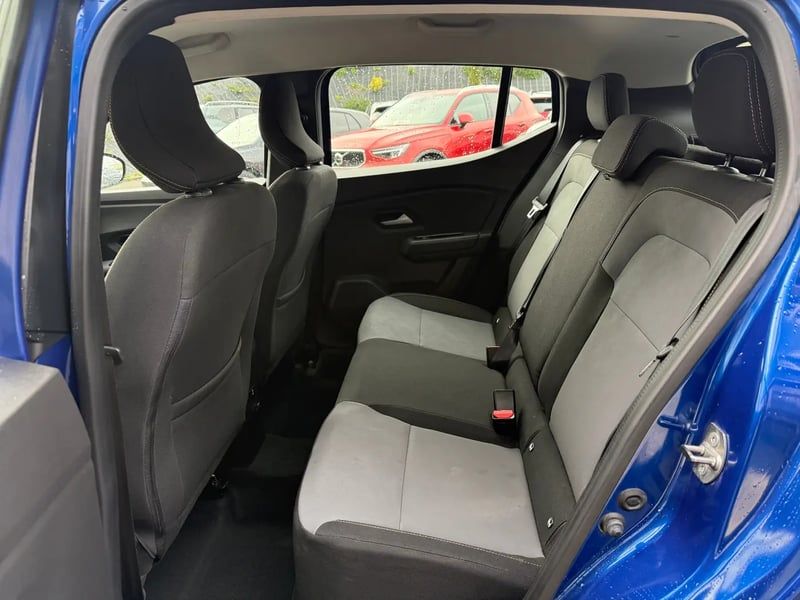 Photo de la voiture DACIA SANDERO ECO-G 100 GSR2 Stepway Extreme +