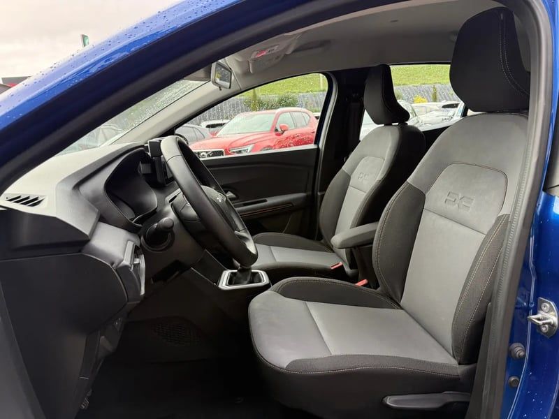 Photo de la voiture DACIA SANDERO ECO-G 100 GSR2 Stepway Extreme +