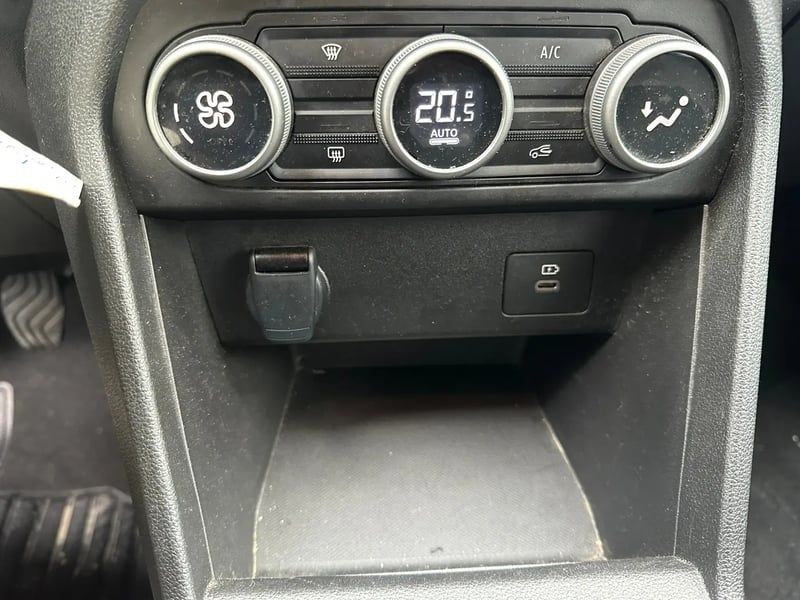 Photo de la voiture DACIA JOGGER ECO-G 100 7 places GSR2 Expression