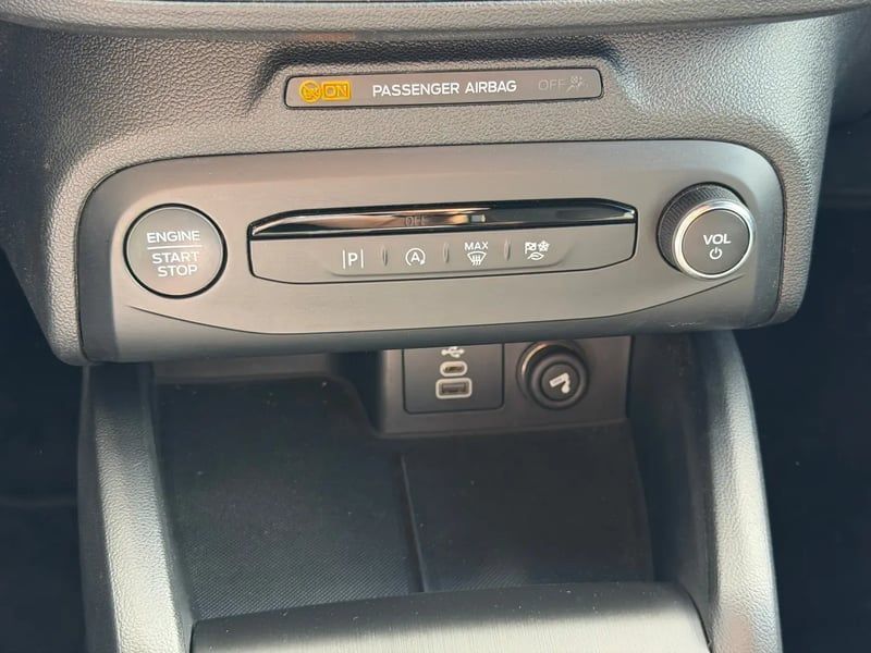 Photo de la voiture FORD FOCUS ACTIVE 1.5 EcoBlue 115 Powershift ST-Line X