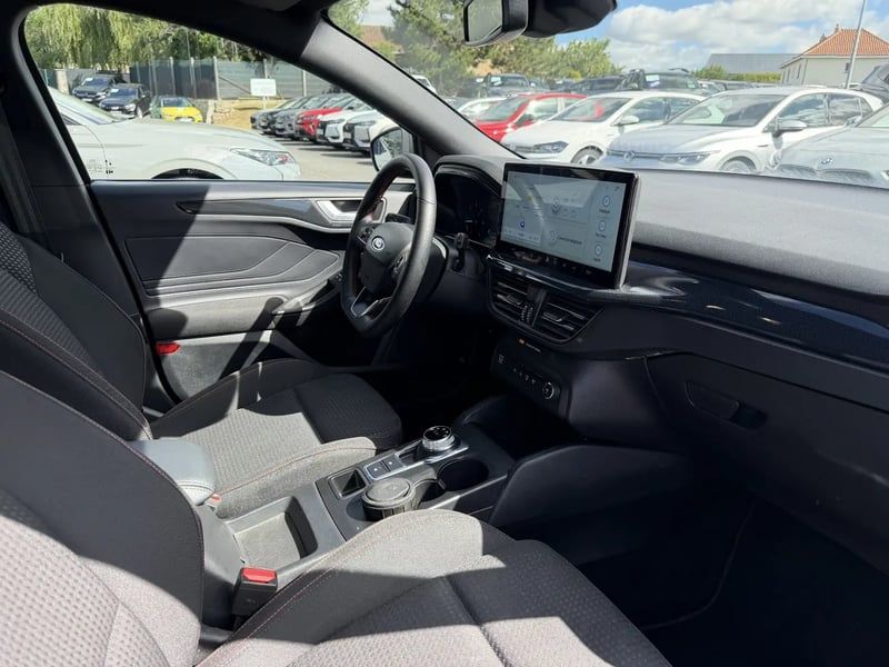 Photo de la voiture FORD FOCUS ACTIVE 1.5 EcoBlue 115 Powershift ST-Line X