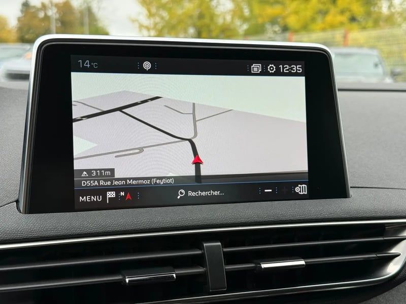 Photo de la voiture PEUGEOT 3008 BlueHDi 130ch S&S EAT8 GT Line