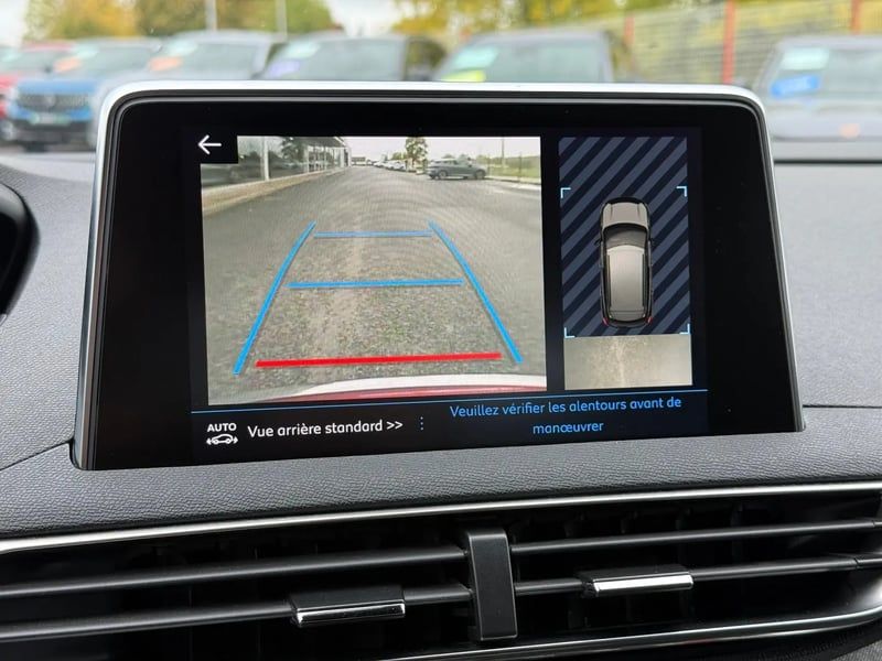 Photo de la voiture PEUGEOT 3008 BlueHDi 130ch S&S EAT8 GT Line