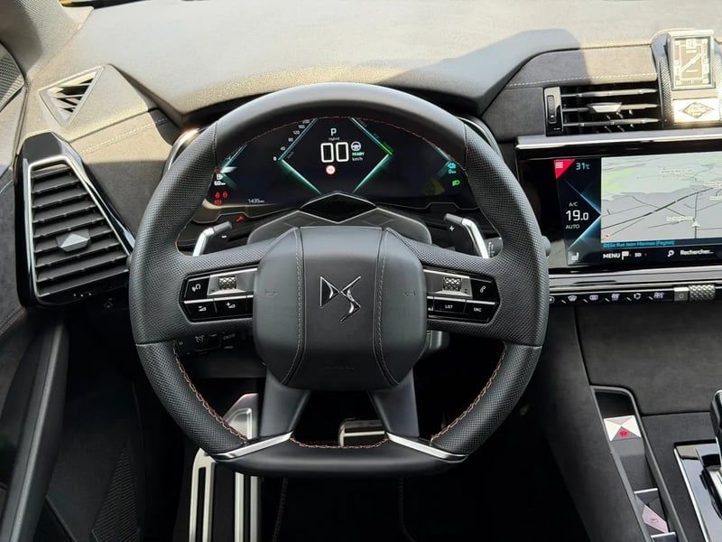 Photo de la voiture DS DS7 CROSSBACK Hybride E-Tense 225 EAT8 Performance Line+