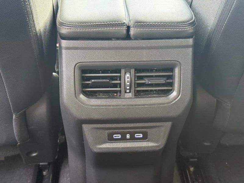 Photo de la voiture RENAULT ESPACE VI E-Tech hybrid 200 Techno