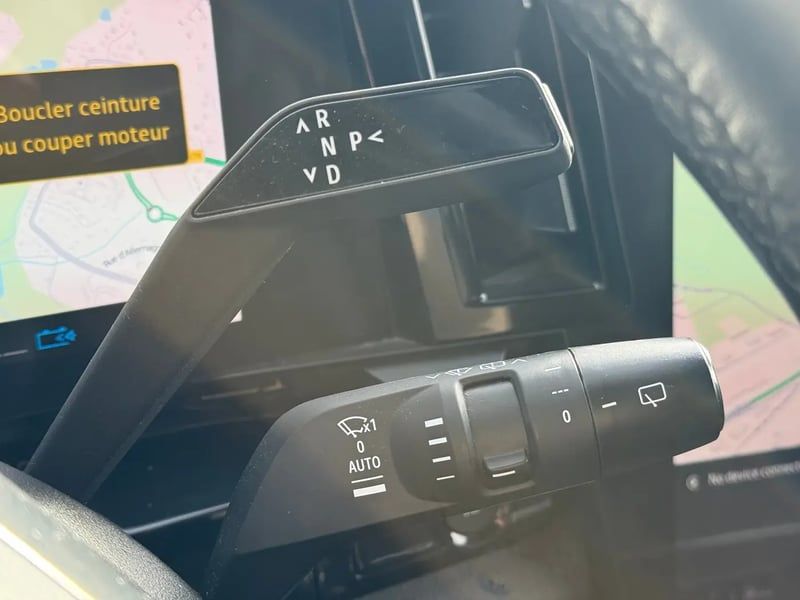Photo de la voiture RENAULT ESPACE VI E-Tech hybrid 200 Techno