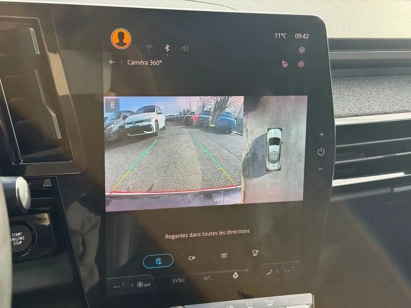 Photo de la voiture RENAULT ESPACE VI E-Tech hybrid 200 Techno