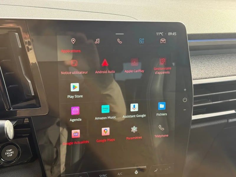 Photo de la voiture RENAULT ESPACE VI E-Tech hybrid 200 Techno