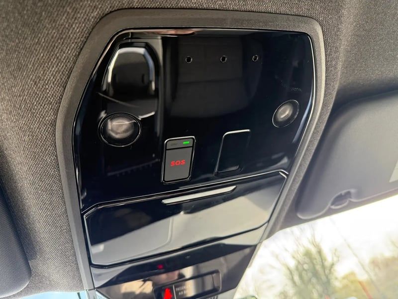 Photo de la voiture RENAULT ESPACE VI E-Tech hybrid 200 Techno